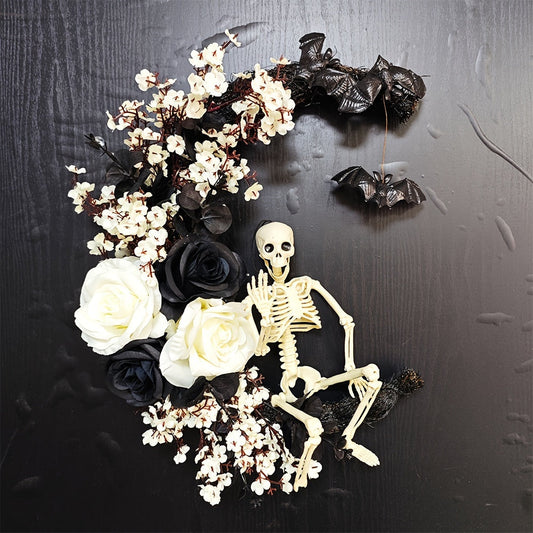 Gotische Halloween Krans met Schedel – 45 cm Deurdecoratie