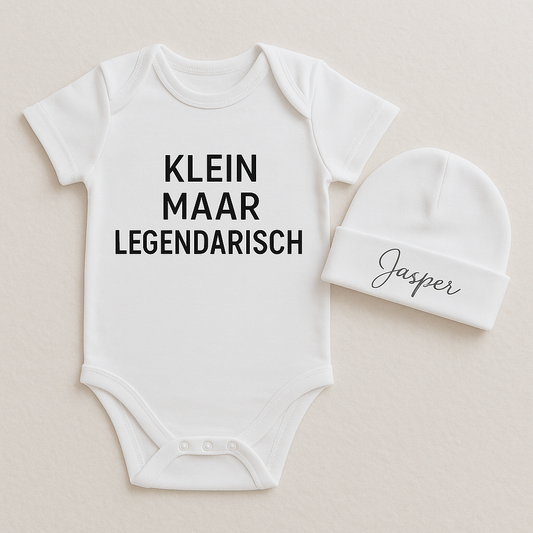 Baby Giftset ‘Klein maar Legendarisch’ – Romper + Babymutsje met Naam - jvrmonkeydesign #