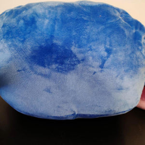 Onderkant van een blauw Stitch pluche handwarmer kussen, volledig in zachte pluche stof met zichtbare opening aan de zijkant.