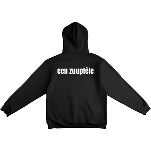 Zwarte hoodie met de West-Vlaamse tekst ‘Zuuptele’ in grote witte letters, gedragen als casual streetwear.