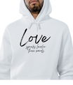 Witte hoodie met zwarte quote “Love speaks louder than words” gedragen door man – minimalistisch en liefdevol streetwear design van jvrmonkeydesign.